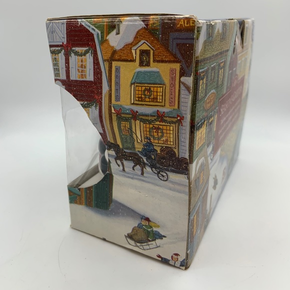 Publix Season's Greeters Ceramic Santa Christmas Salt & Pepper Shakers - Picture 6 of 11